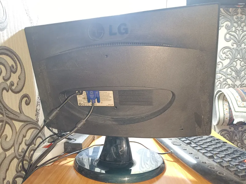 LG monitor 2