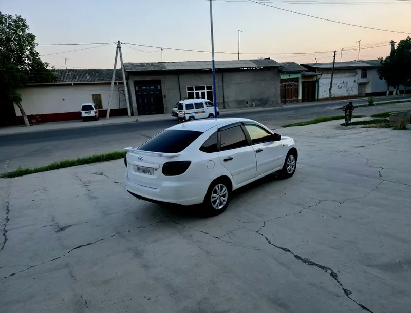 Lada Granta Sotiladi 4 Lada Granta Sotiladi 4