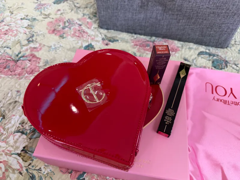 Подарочный набор от Charlotte Tilbury — фото 2