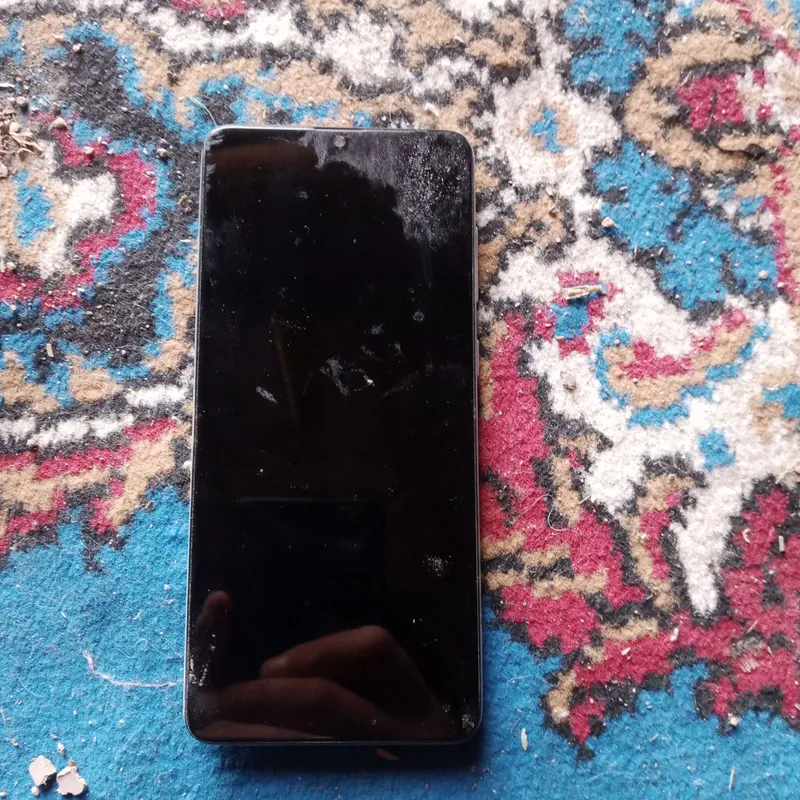 mobil telefon sotladi — фото 2
