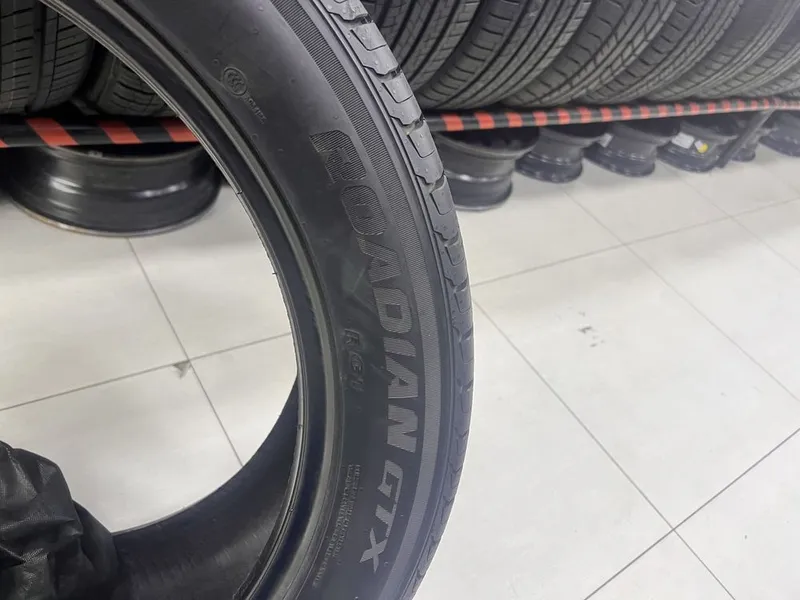 Nexen 275/45/21 5