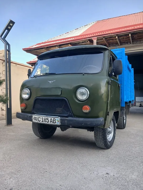 Uaz3303 sotiladi 1987yil.