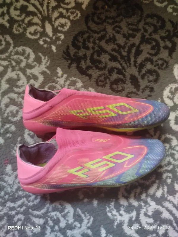 Adidas F50 розового цвета Adidas F50 розового цвета