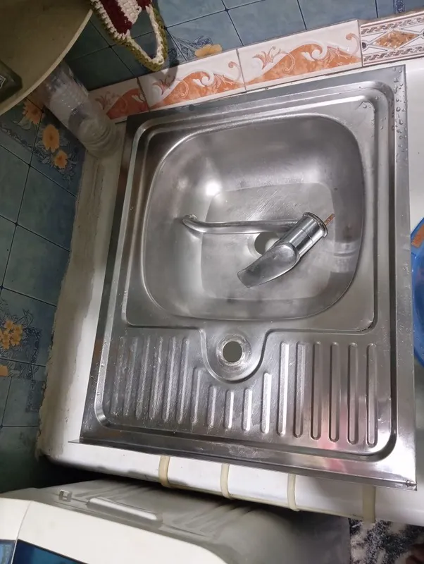 Продам кухонную раковину 1
