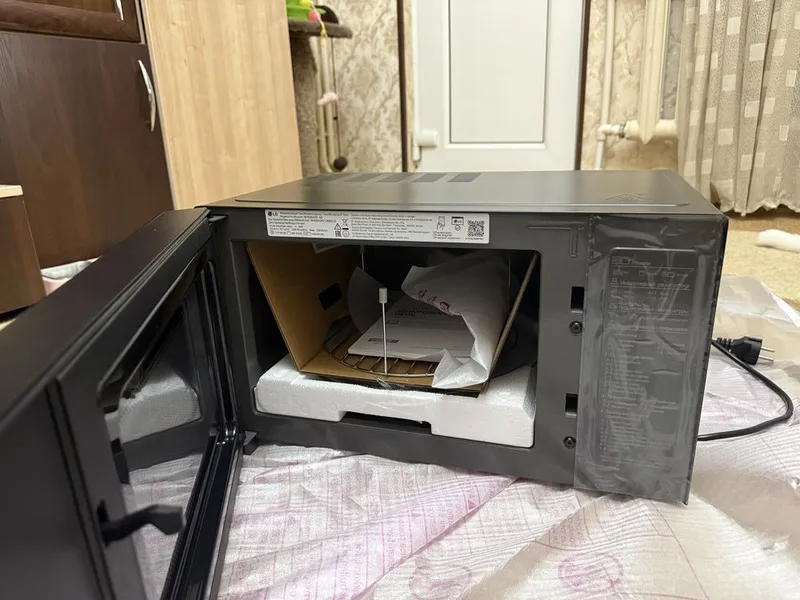 Мирковолнока LG MH6565DIS — фото 1