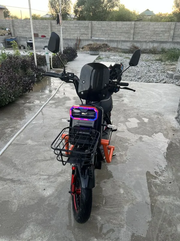 Sukuter hugo motors 6 Sukuter hugo motors 6