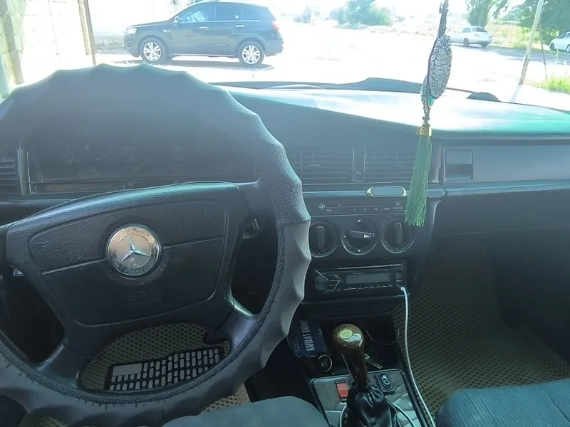 Mersedes benz w201 4 Mersedes benz w201 4