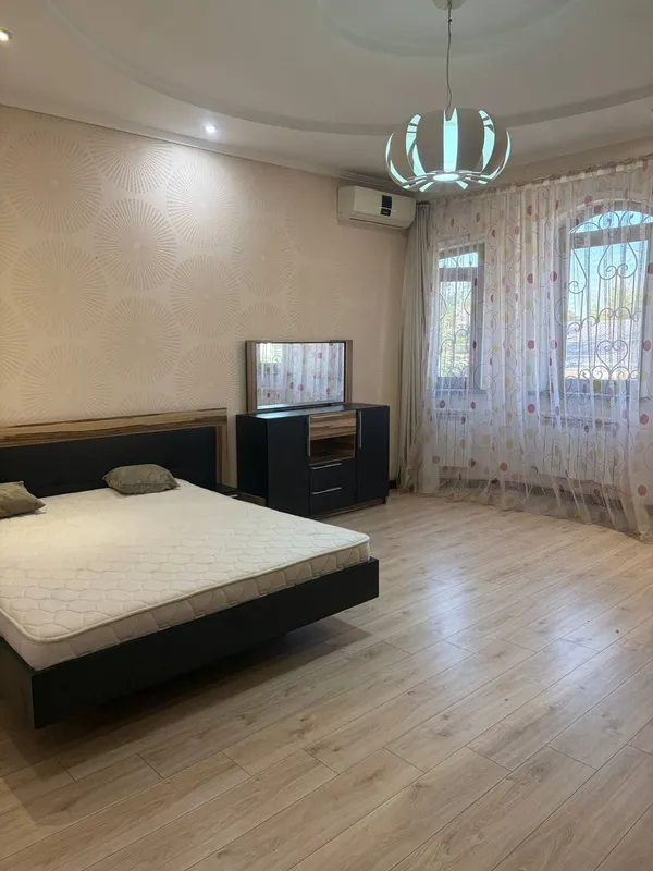 Nikitina ko‘chasidagi hashamatli yevrouy — 600 000 5