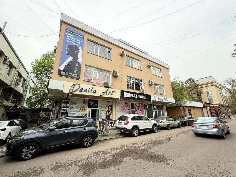 Продается Здание Чиланзарский Торговый Центр — фото 1