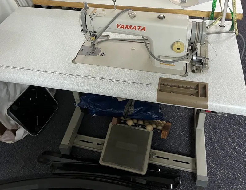 Tikuv mashinalari va overlock, ishlatilgan 4 Tikuv mashinalari va overlock, ishlatilgan 4
