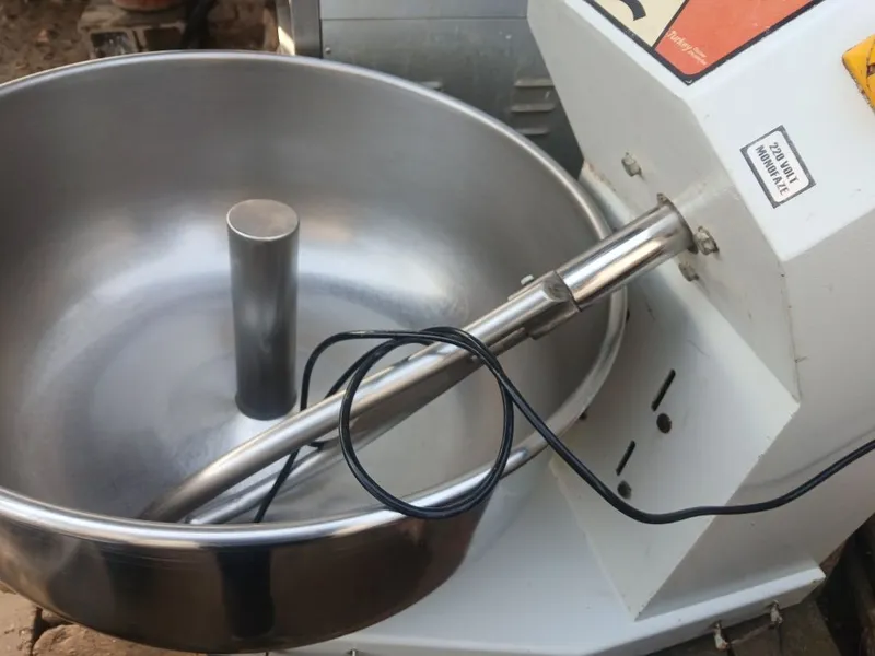 Elektro duxovka va hamirqorigich 180ta buxonka qoliplari bilan sotilad — фото 2