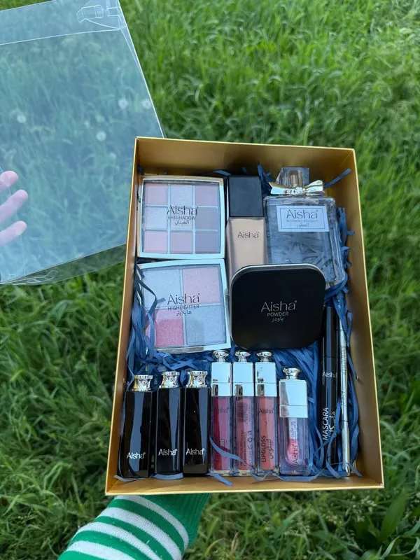 AISHA Ideal cosmetics — dekorativ kosmetika to‘plami