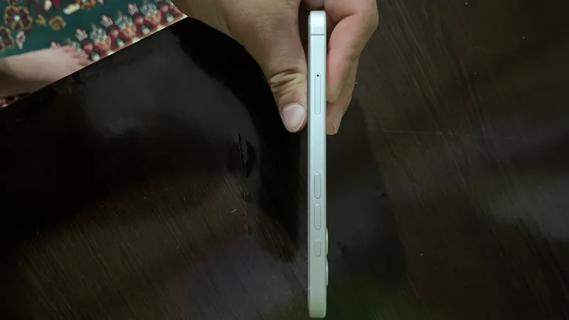 IPhone 17 Base Sim+e-Sim 256GB 100%Accumulator 6