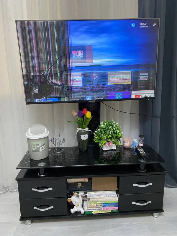 Pastafka televizor 43tali smart 4 Pastafka televizor 43tali smart 4