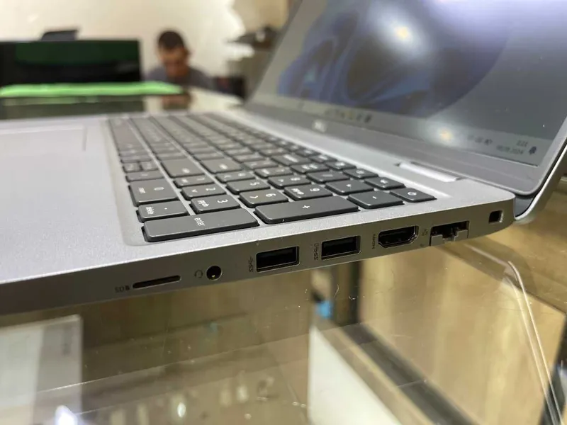DELL Precision 3560 Intel Core i5-1145G7, 16 GB tezkor xotira, 256 GB SSD 4 DELL Precision 3560 Intel Core i5-1145G7, 16 GB tezkor xotira, 256 GB SSD 4