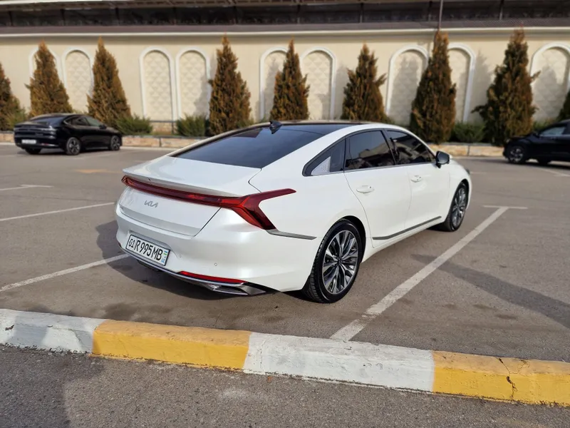 Kia k8 premium sedan 3.5 l sotiladi 6 Kia k8 premium sedan 3.5 l sotiladi 6