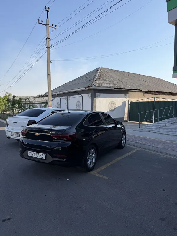 Oniks avtomat 6 pozitsiya , premier sotiladi 4 Oniks avtomat 6 pozitsiya , premier sotiladi 4