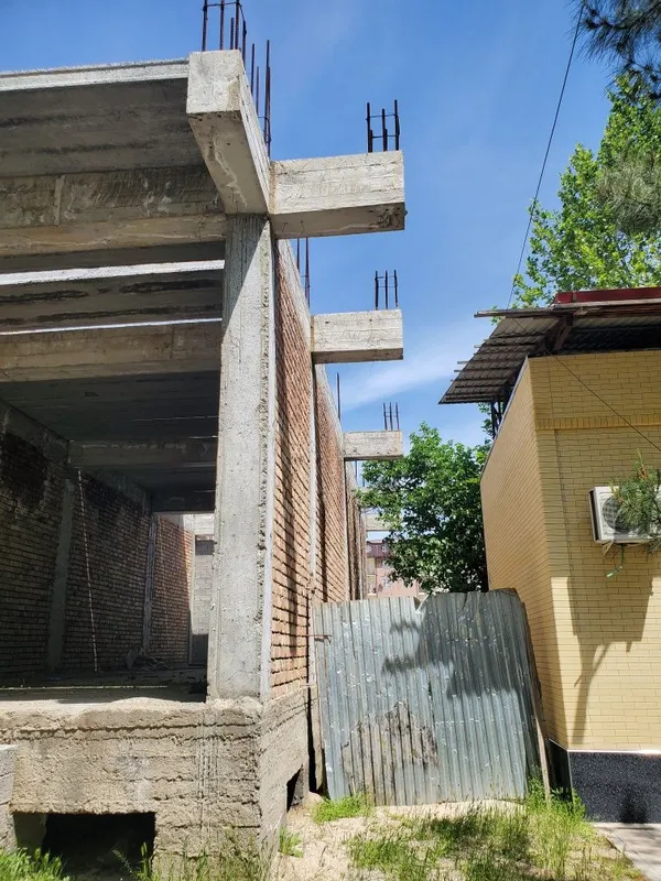 2 этажа и подвал не достроенный магазин — фото 1