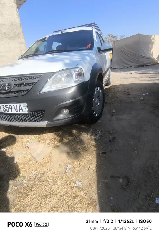 Lada largus cros