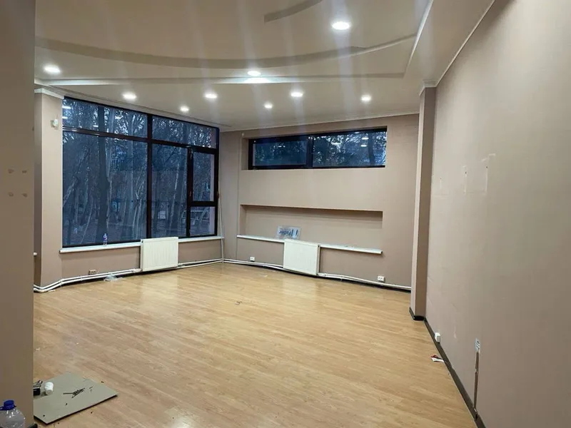 Аренда под офис 5 комната, 260кв.м 5 минут Метро Мирзо Улугбек 1700у.е 1
