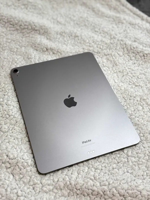Продам Apple iPad Air M2 13 inch 2 Продам Apple iPad Air M2 13 inch 2