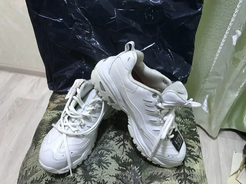 Белые кроссовки унисекс с укрепленным носком Skechers 8 — фото 1