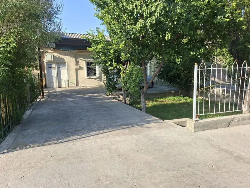Ховли сотилади, ...