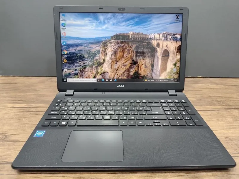 Ноутбук ACER 4/128 1