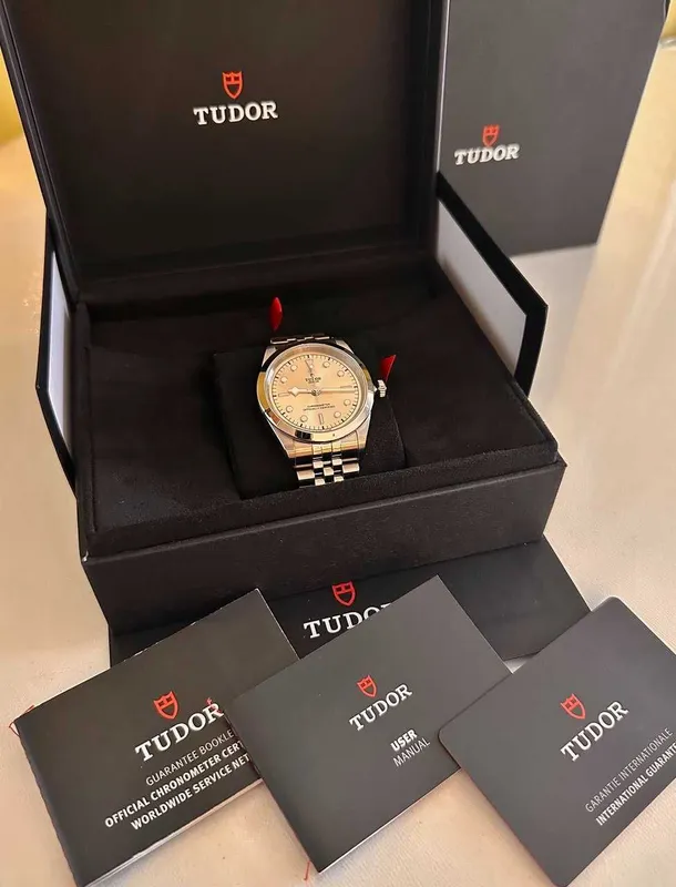 Часы Tudor black bay one, 41 mm — фото 4