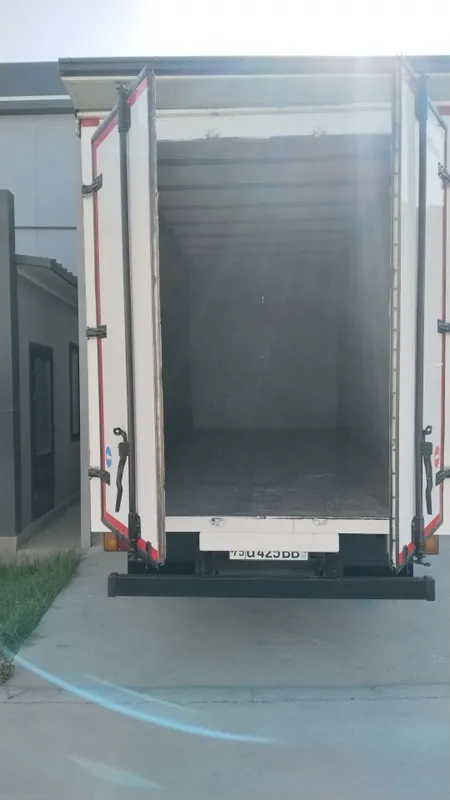 Isuzu senji yili 2010.holati yaxshi vagonlari 100% metani bor