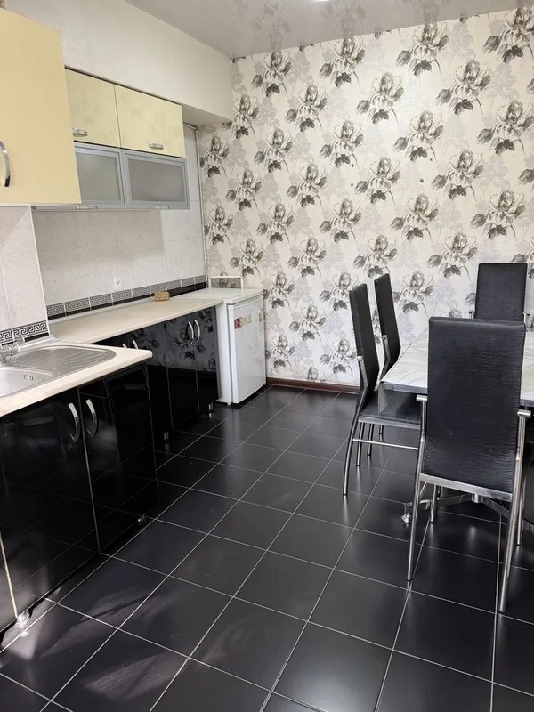 Срочно продам свой офис 4/1/4 на Ц4, улица А.Кадыри, ор кафе Централ — фото 2