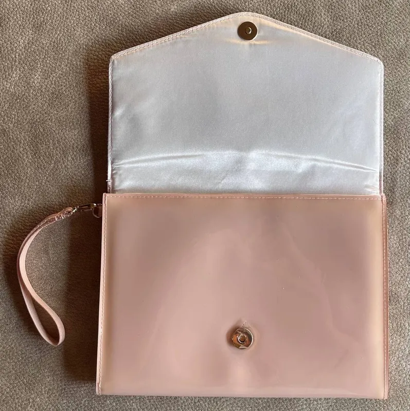 Глянцевый клатч-конверт Ted Baker London 2 Глянцевый клатч-конверт Ted Baker London 2