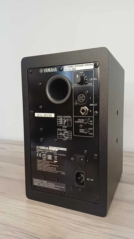 Студийный мониторы Yamaha HS5I — фото 3