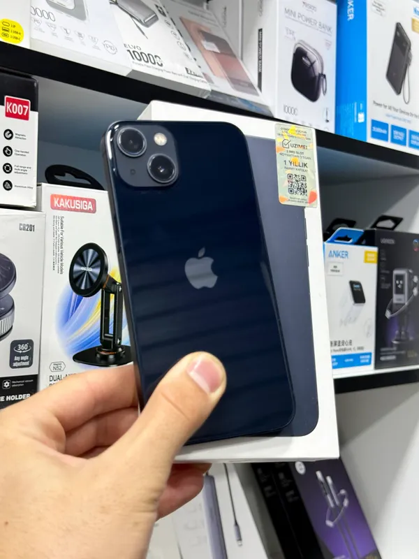 iPhone 13 RM/A iPhone 13 RM/A