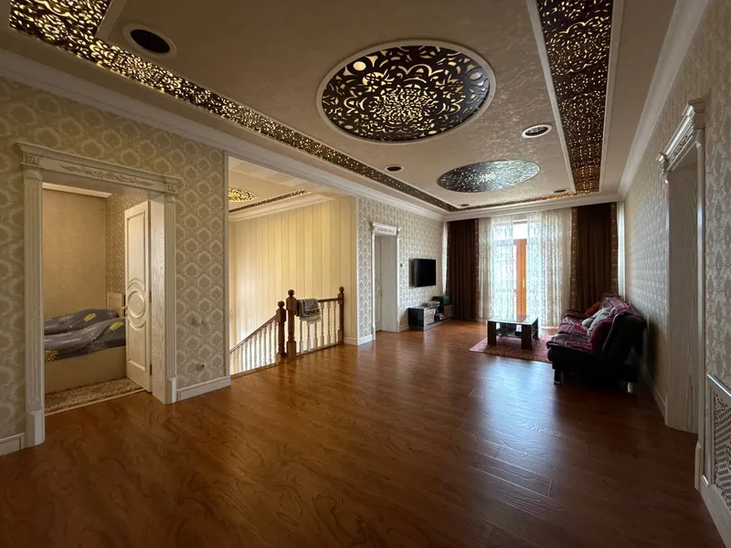 Mirzo Ulug‘bek tumanida 450 m² uy sotiladi 7
