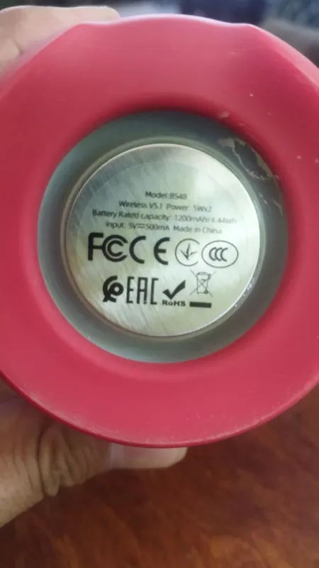 Продам колонку hoco JBL играет громко сочна басс класс качества супер 5