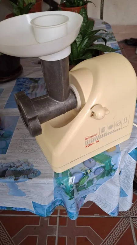 Продаётся мясорубка на запчасти
