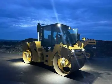 Двухвальцовый вибрационный каток CAT [CB7] — фото 4