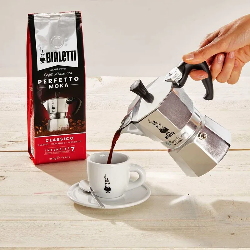 Гейзерная кофеварка Bialetti made in italy 3 чашка — фото 2