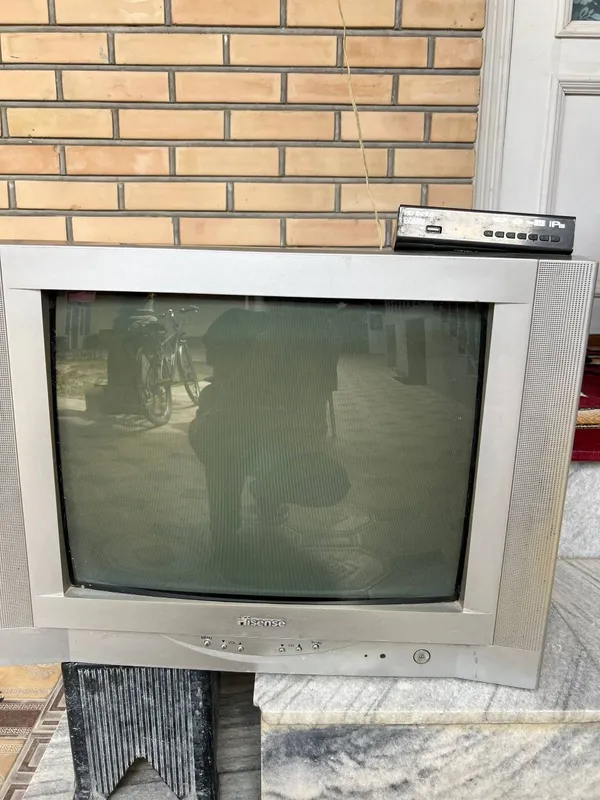 Телевизор старый