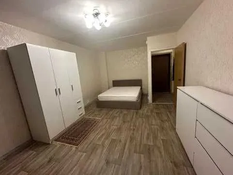 Срочно сдается 2 комнатная Парк Гафур Гулам Срочно сдается 2 комнатная Парк Гафур Гулам
