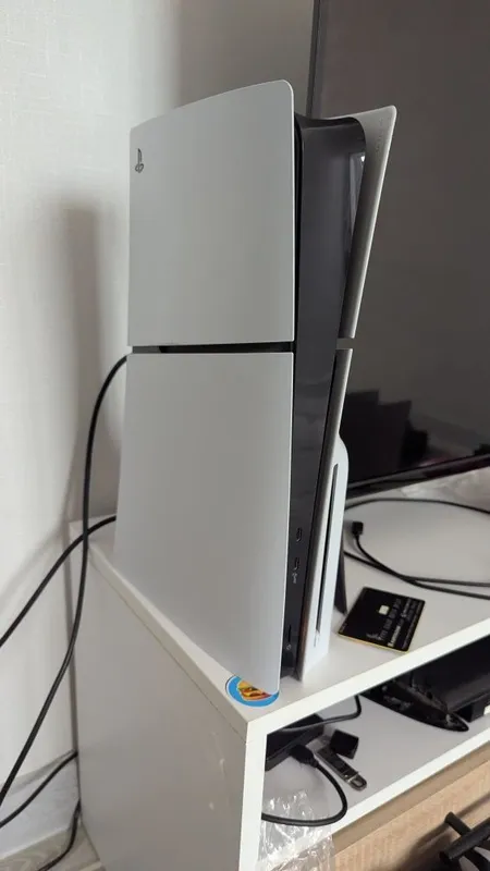 Playstation 5 slim 1tb+2 ta joystick+uyinlar 1