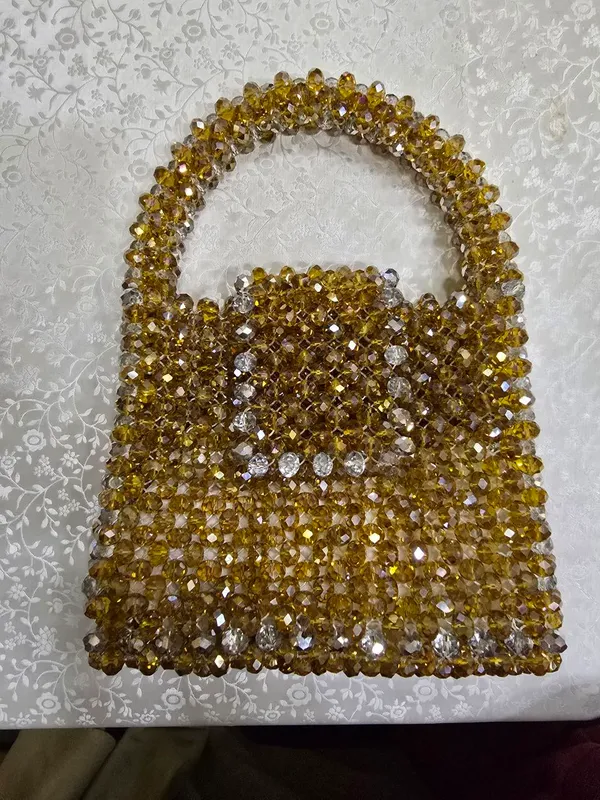 Сумка из бусин 50.000 сум