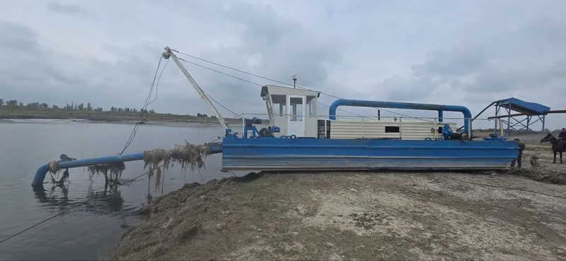 Земснаряд сотилади