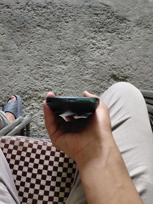 Iphone 12pro sotiladi 4
