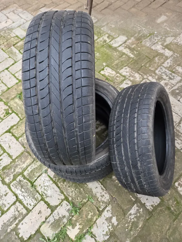 215/55R17 сотилади