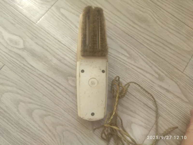 Продам электрическую щётку - пылесос