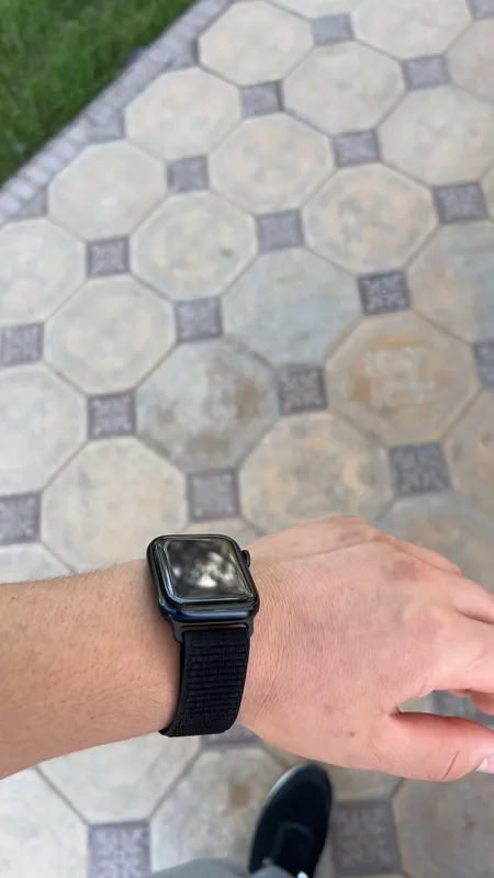 Aple watch se2 6