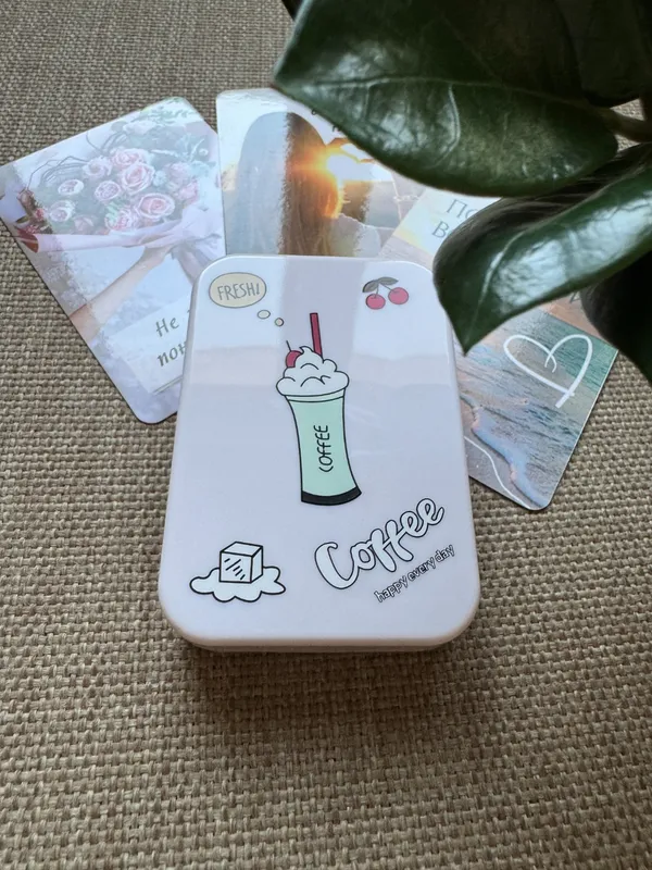 Контейнер "Coffee" розовый на две пары линз