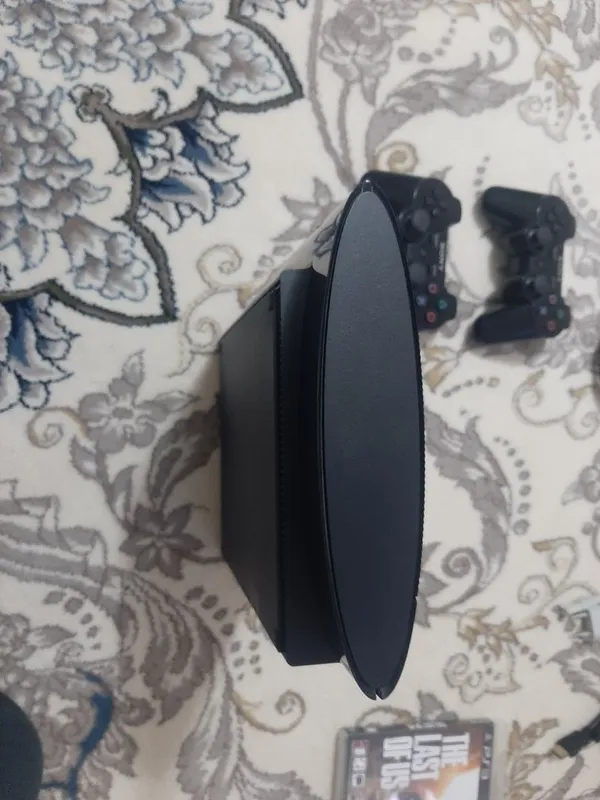 PS3 Super Slim консоль — фото 3